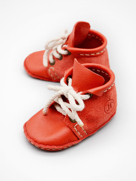 Babyschuhe aus Echtleder Farbe Rot geschnuert mit Namen personalisierbar