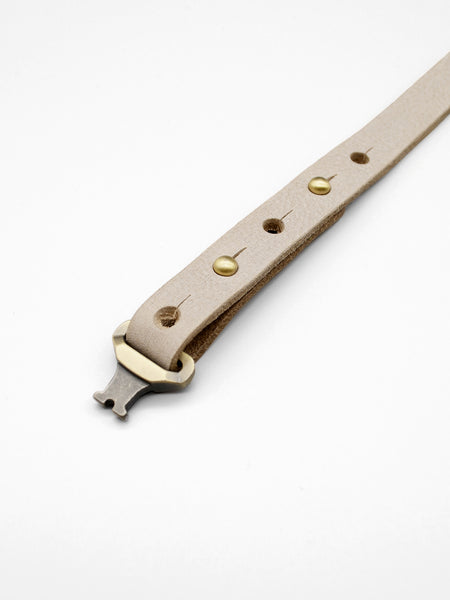 Hundehalsband Leder Farbe Stein mit verstellbarem Schnellverschluss aus Messing