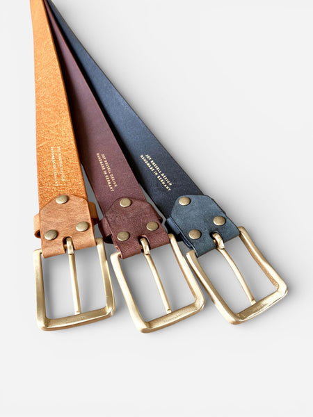 Lederguertel Farbe Schwarz Dunkelbraun und Cognac mit Gold Folien-Praegung und Messingschnalle