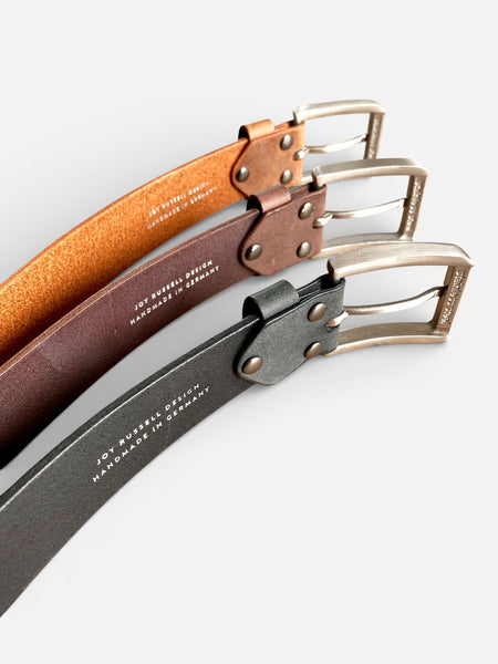 Lederguertel Farbe Schwarz Dunkelbraun und Cognac mit Silber Folien-Praegung und matt silber Guertelschnalle