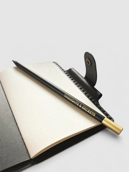 Reise-Organizer mit Notzibuch und Stift