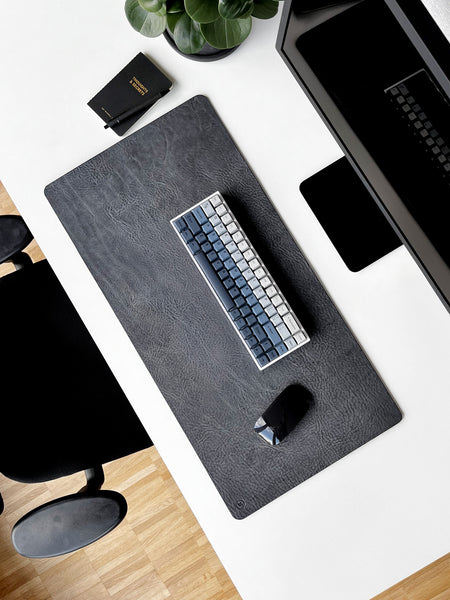 Schreibtischunterlage aus Leder Farbe Dunkelgrau, Lederunterlage fuer Laptop und Tastatur mit Personalisierung