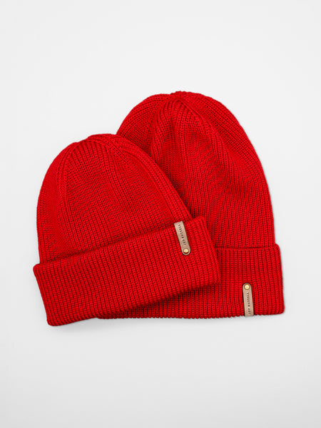 Strickmuetze aus Merinowolle Farbe Rot mit Lederpatch 2-in-1 Fishermuetze Beanie