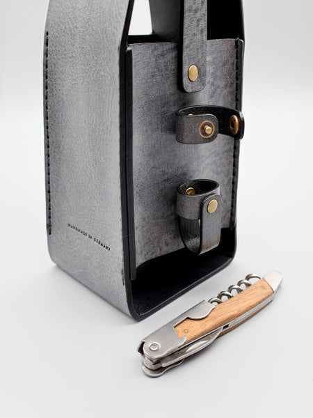 Weinträger aus Leder für Weinflasche und Weingläser inklusive Kellnermesser und Halter